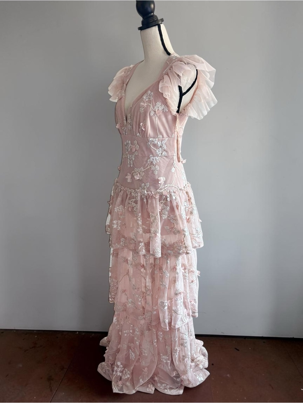 BCBGMAXAZRIA Blush 3D Floral Appliqué Tiered Tulle Maxi Dress Formal Gown Sz 8 - Picture 9 of 15